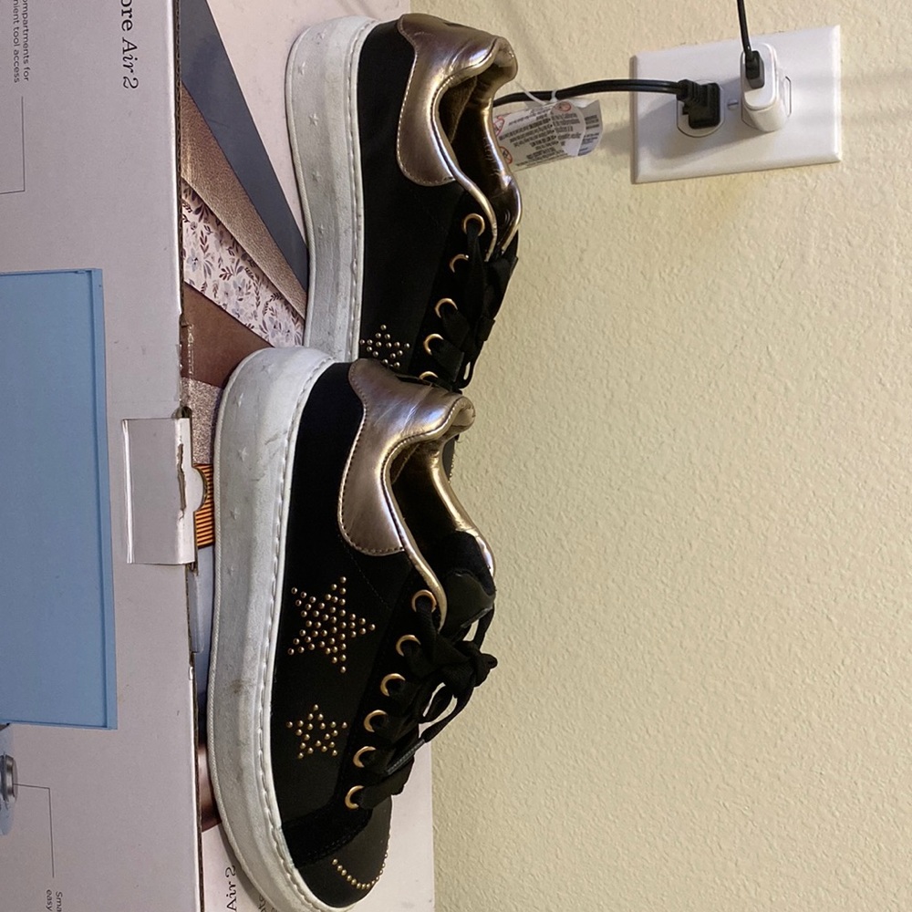 Skechers shoes